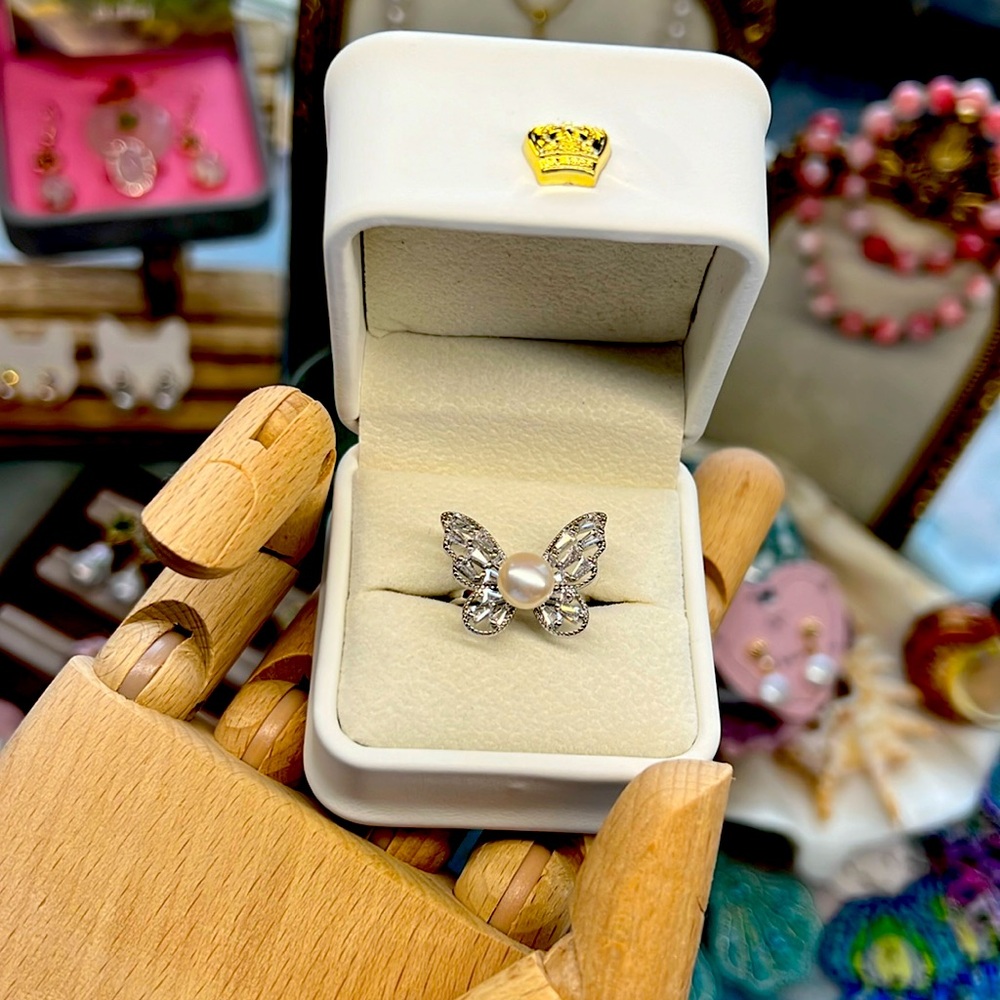 M14 Gorgeous Freshwater Crystal Butterfly Pearl Ring